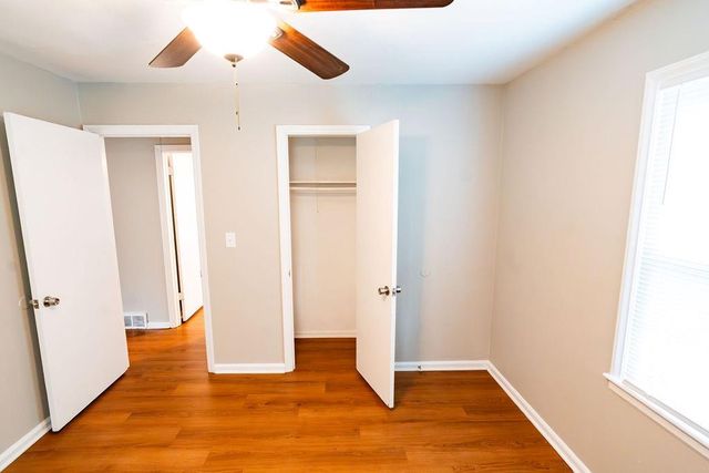 10010 BELLAIRE Avenue, Kansas City, MO 64134