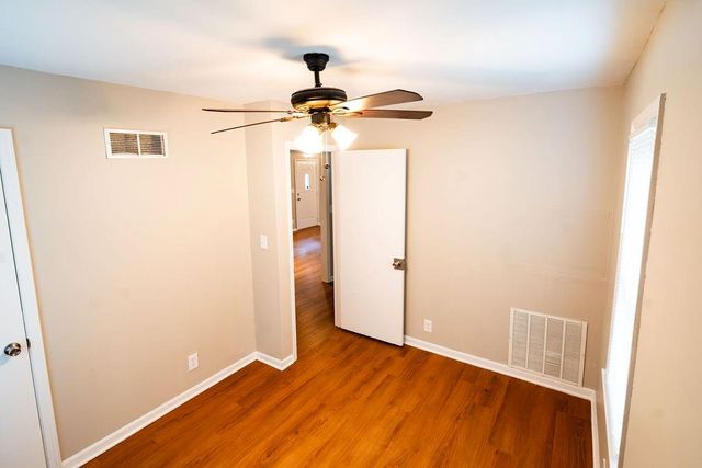 10010 BELLAIRE Avenue, Kansas City, MO 64134