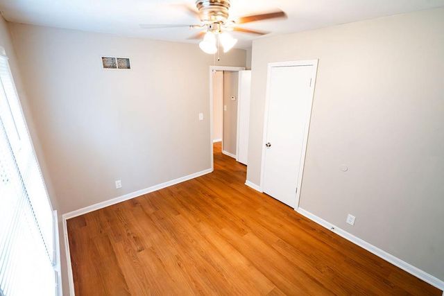 10010 BELLAIRE Avenue, Kansas City, MO 64134