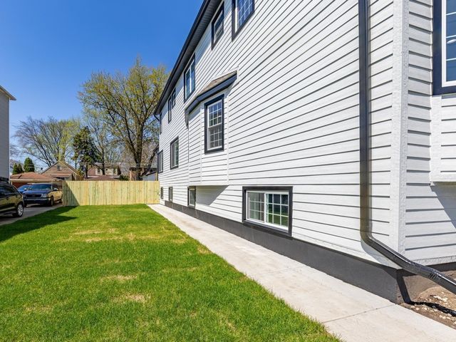 3548 Clinton Avenue, Berwyn, IL 60402