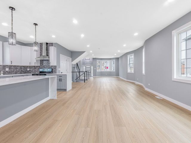 3548 Clinton Avenue, Berwyn, IL 60402