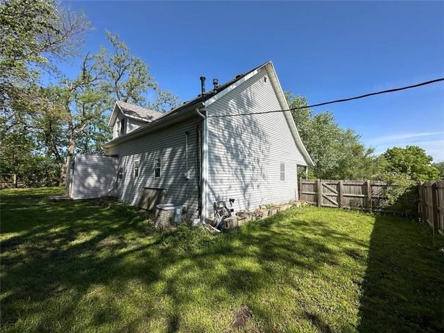214 Mo-C Highway, Rayville, MO 64084