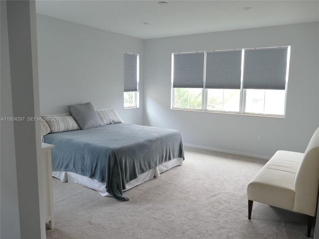 5215 Golden Eagle Ter, Davie, FL 33314