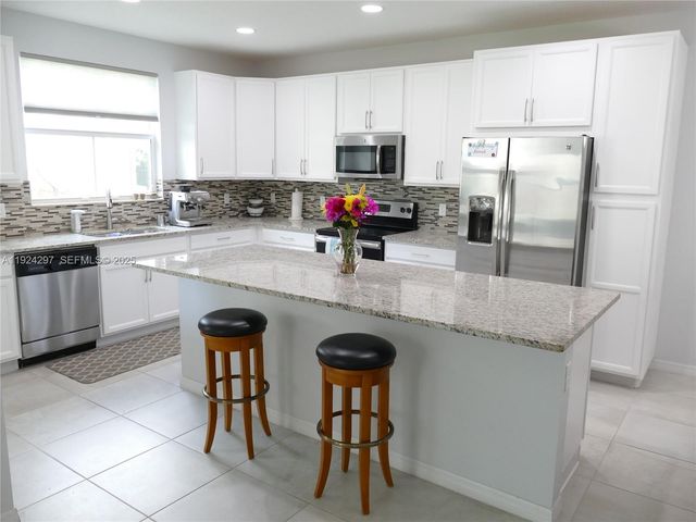 5215 Golden Eagle Ter, Davie, FL 33314