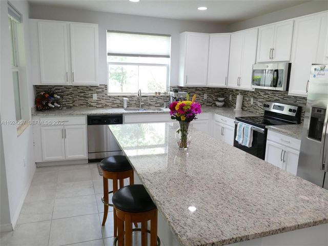 5215 Golden Eagle Ter, Davie, FL 33314