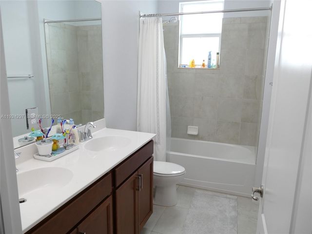 5215 Golden Eagle Ter, Davie, FL 33314