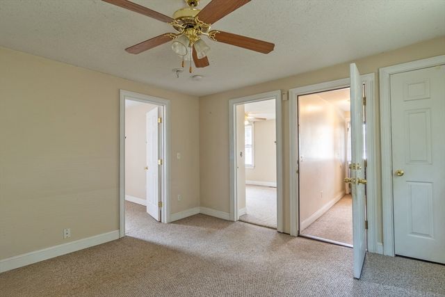 16 Yale St, Westfield, MA 01085