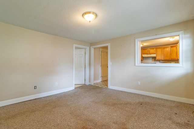 16 Yale St, Westfield, MA 01085