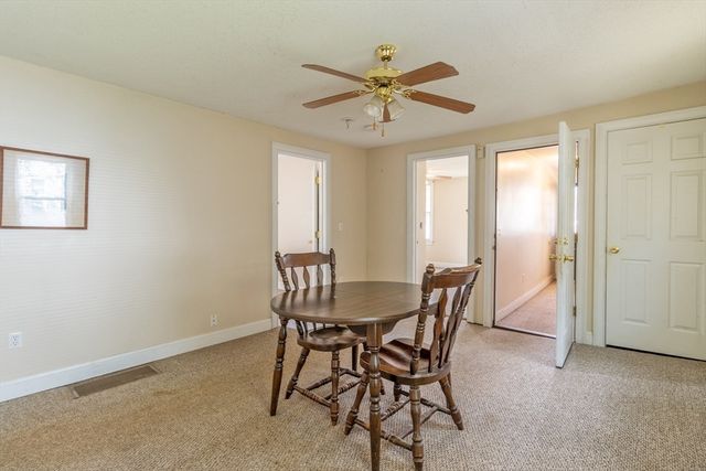 16 Yale St, Westfield, MA 01085