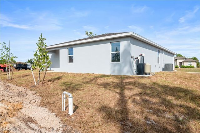 4010 NE 19th PL, Cape Coral, FL 33909