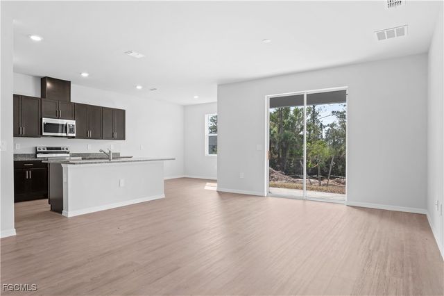 4010 NE 19th PL, Cape Coral, FL 33909