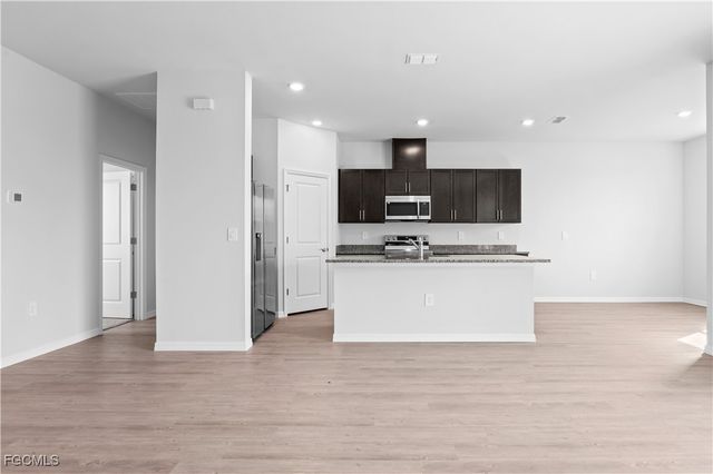 4010 NE 19th PL, Cape Coral, FL 33909