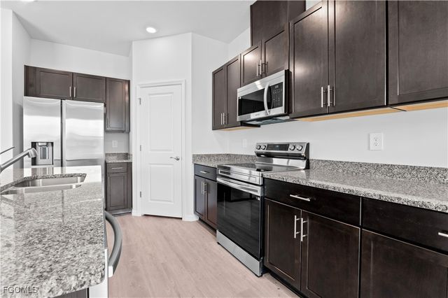 4010 NE 19th PL, Cape Coral, FL 33909