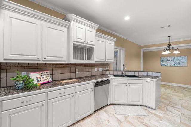 22 Jubilee Point, Hattiesburg, MS 39402