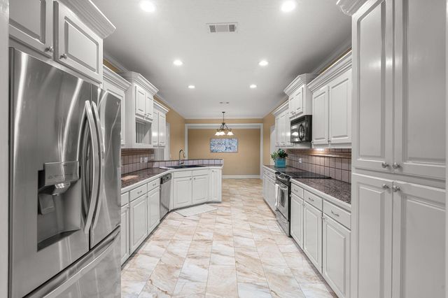 22 Jubilee Point, Hattiesburg, MS 39402