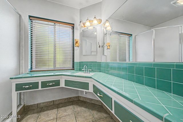 5125 E OSBORN Road, Phoenix, AZ 85018