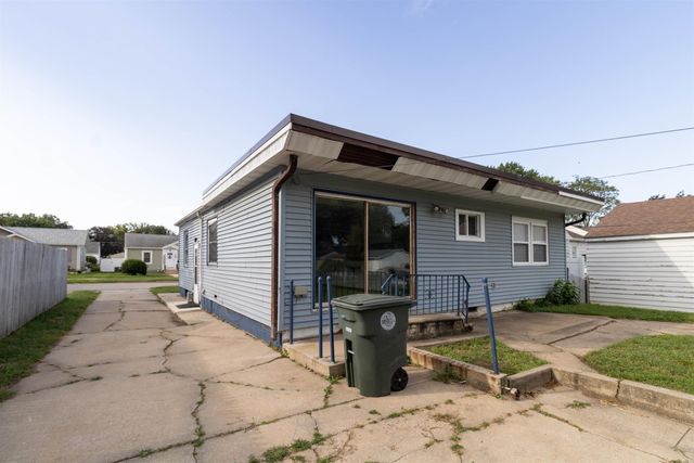1121 Patton Avenue, Waterloo, IA 50702