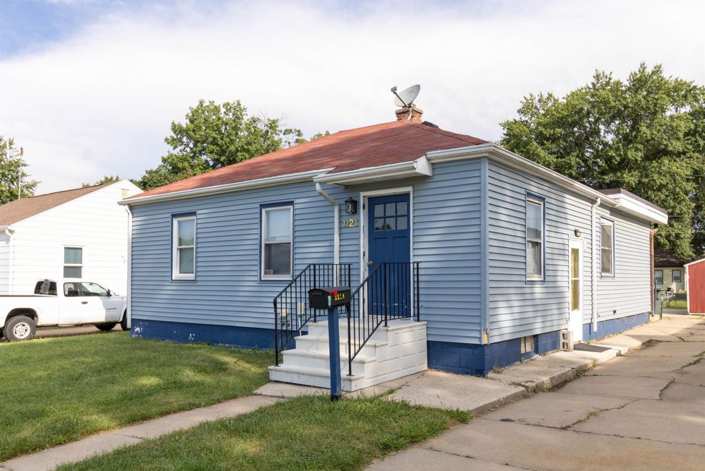 1121 Patton Avenue, Waterloo, IA 50702