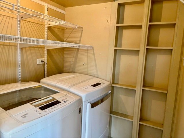 332 El Paso Lane, Carol Stream, IL 60188