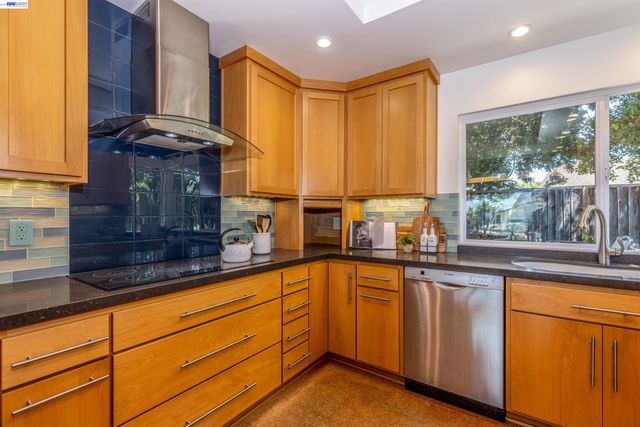35366 Ronda Ct, Fremont, CA 94536