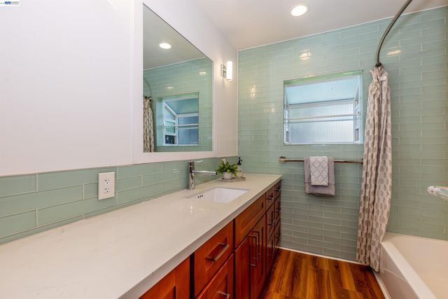 35366 Ronda Ct, Fremont, CA 94536