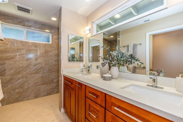 35366 Ronda Ct, Fremont, CA 94536