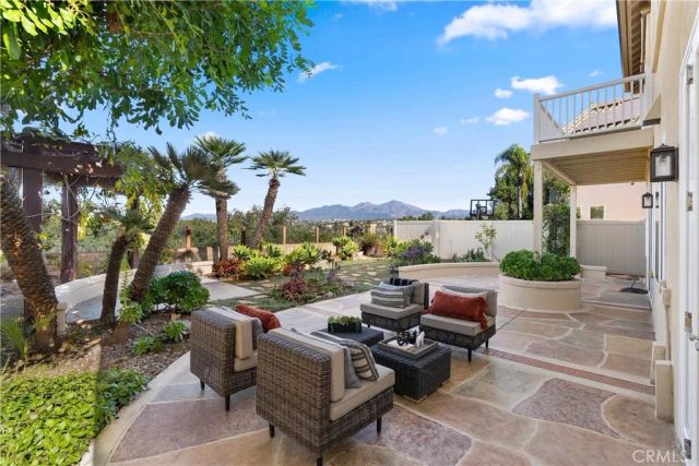 8 Rimani Drive, Mission Viejo, CA 92692