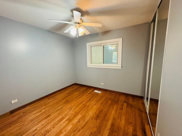 670 Lakeview Lane, Hoffman Estates, IL 60169