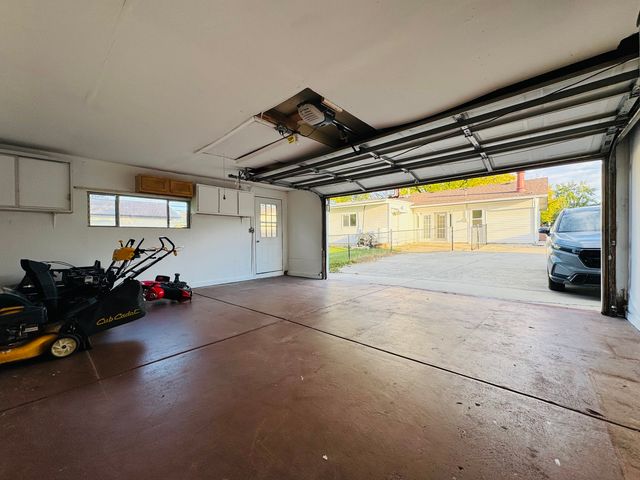 670 Lakeview Lane, Hoffman Estates, IL 60169