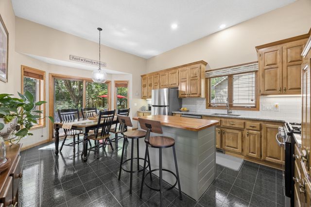 638 Oakwood Drive, Shoreview, MN 55126