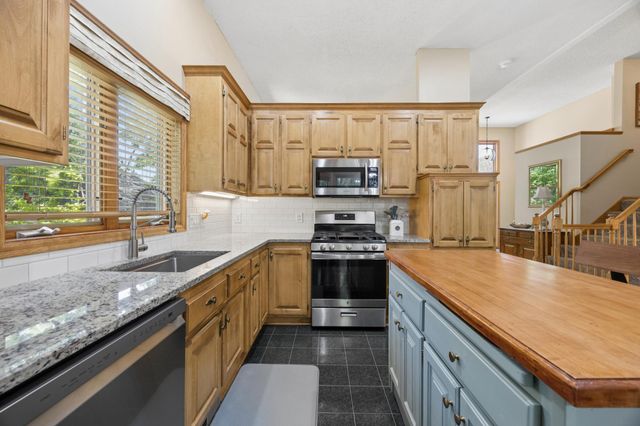 638 Oakwood Drive, Shoreview, MN 55126