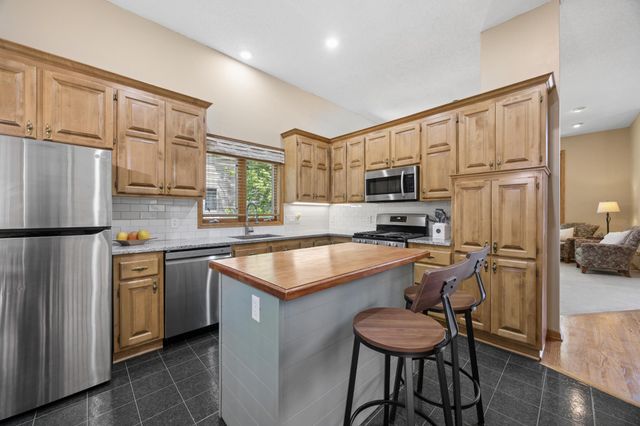 638 Oakwood Drive, Shoreview, MN 55126