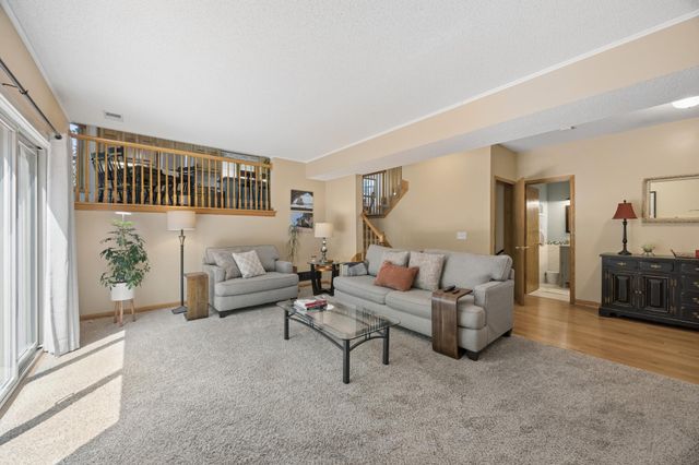 638 Oakwood Drive, Shoreview, MN 55126
