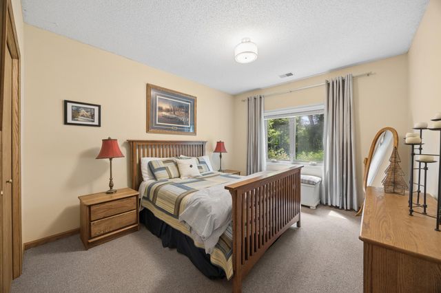 638 Oakwood Drive, Shoreview, MN 55126