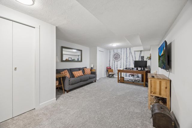 638 Oakwood Drive, Shoreview, MN 55126
