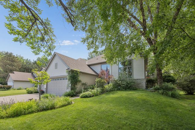 638 Oakwood Drive, Shoreview, MN 55126