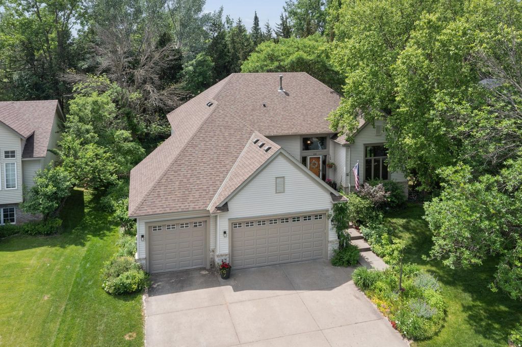 638 Oakwood Drive, Shoreview, MN 55126