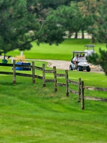 417 Country Club Drive, St Clair Shores, MI 48082
