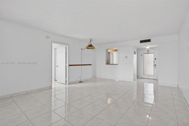 7310 NW 18th St 208, Margate, FL 33063