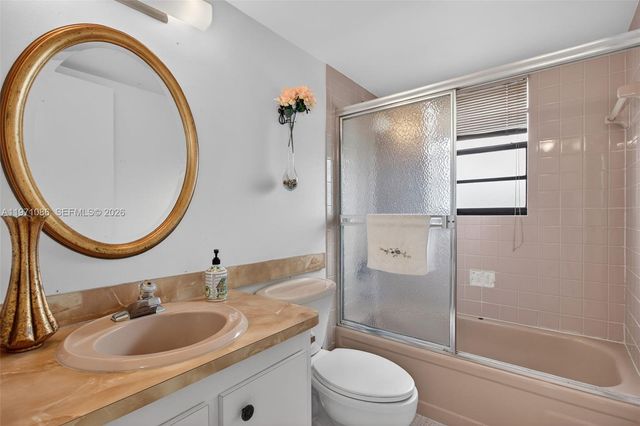 7310 NW 18th St 208, Margate, FL 33063