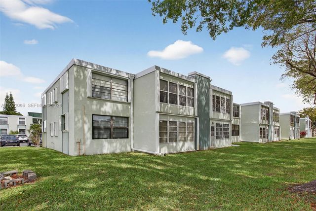 7310 NW 18th St 208, Margate, FL 33063