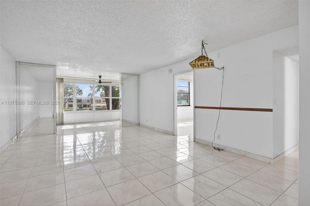 7310 NW 18th St 208, Margate, FL 33063