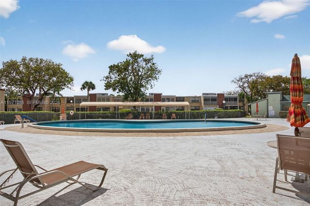 7310 NW 18th St 208, Margate, FL 33063