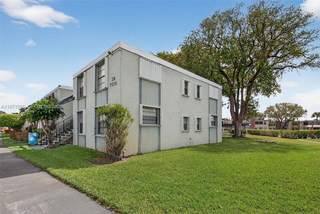 7310 NW 18th St 208, Margate, FL 33063