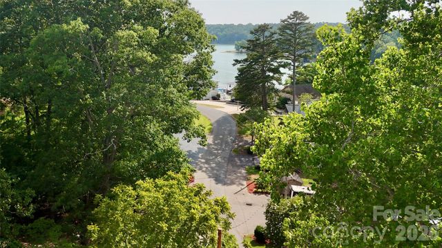 535 Lake Shore Drive 150, New London, NC 28127