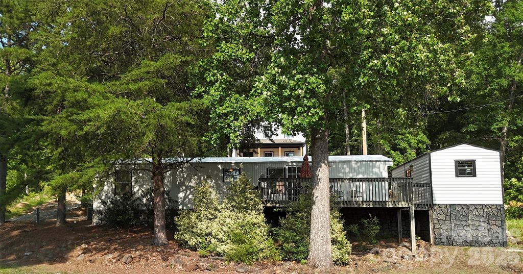 535 Lake Shore Drive 150, New London, NC 28127