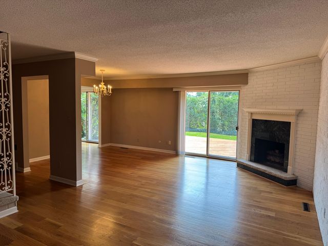 2727 S Lakeshore Drive 7, St. Joseph, MI 49085