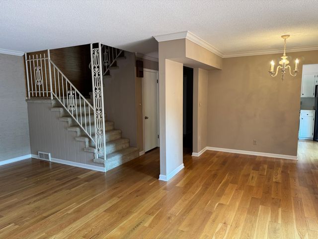 2727 S Lakeshore Drive 7, St. Joseph, MI 49085