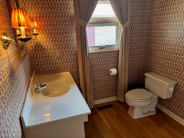2727 S Lakeshore Drive 7, St. Joseph, MI 49085
