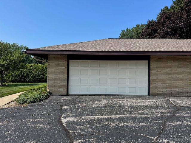 2727 S Lakeshore Drive 7, St. Joseph, MI 49085